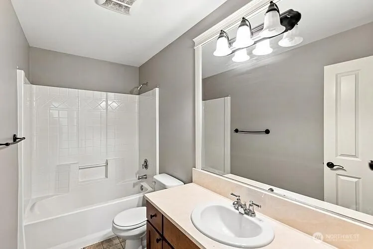 Property photo for 5264 S 285th Street, Auburn photo 3