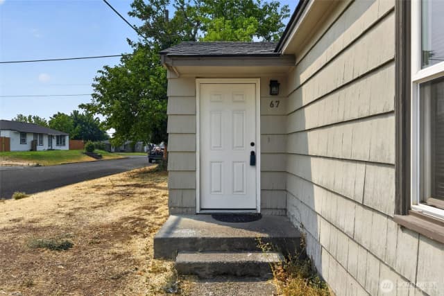 Property photo for 67 G Street Se, Ephrata photo 3