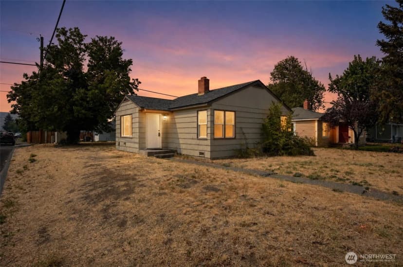 Property photo for 67 G Street Se, Ephrata