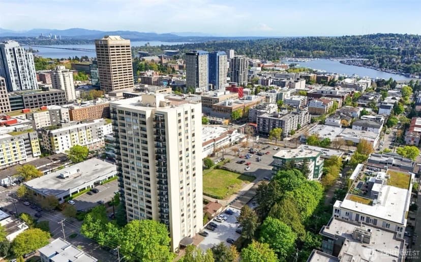 Property photo for 4540 8th Avenue Ne #1605, Seattle photo 35