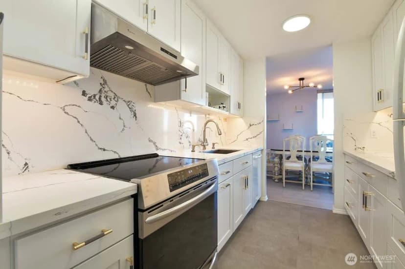 Property photo for 4540 8th Avenue Ne #1605, Seattle photo 4