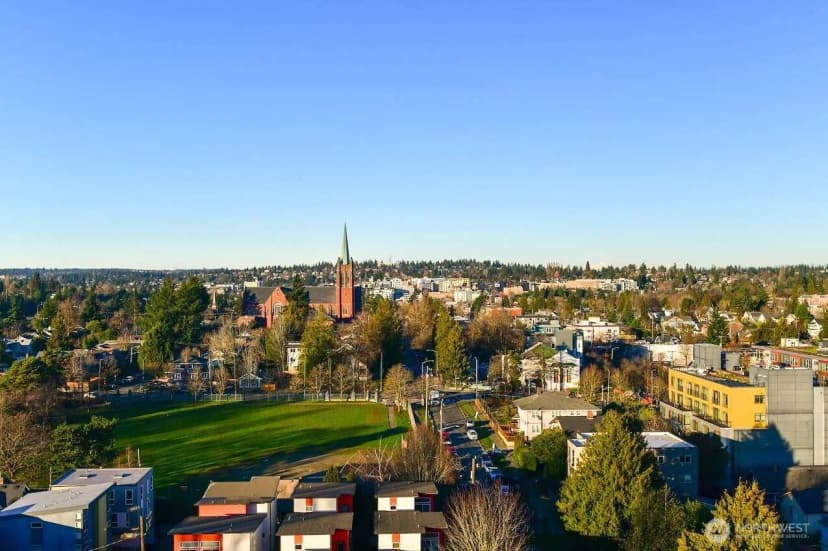 Property photo for 4540 8th Avenue Ne #1605, Seattle photo 9