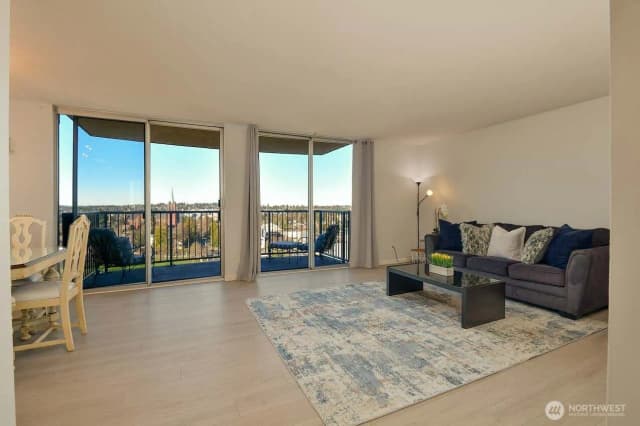 Property photo for 4540 8th Avenue Ne #1605, Seattle photo 3