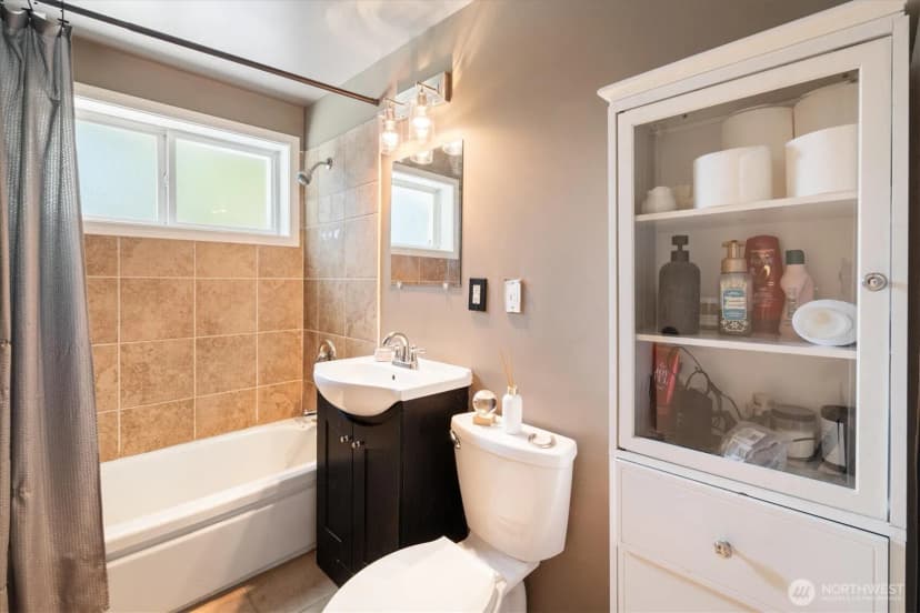 Property photo for 1331 N 121st Street, Seattle photo 20