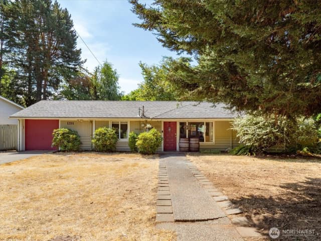 Property photo for 1331 N 121st Street, Seattle photo 2