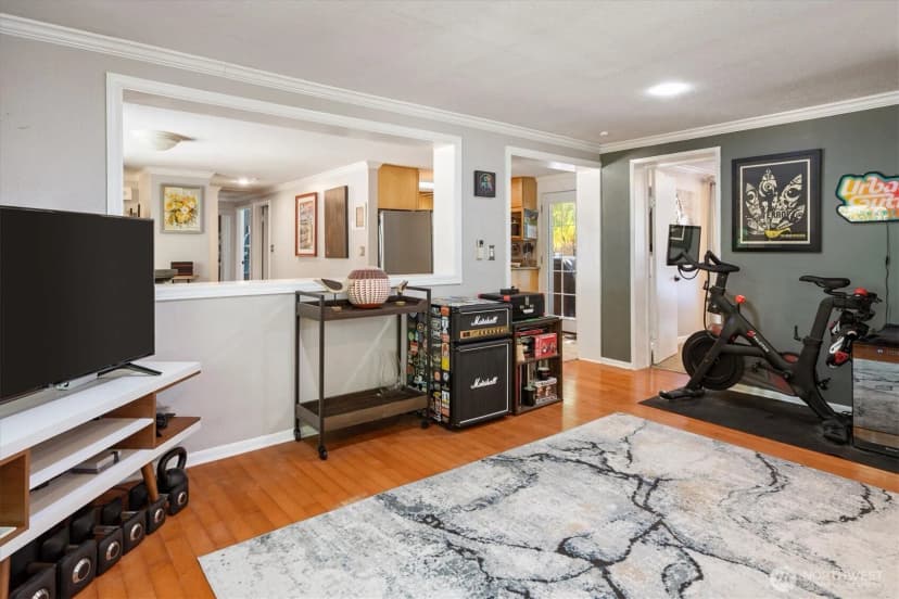 Property photo for 1331 N 121st Street, Seattle photo 10