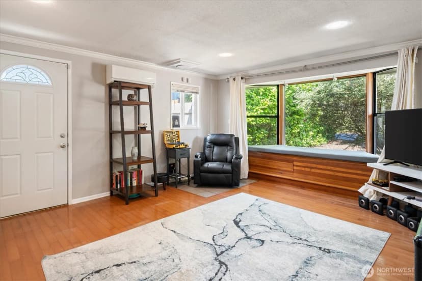Property photo for 1331 N 121st Street, Seattle photo 12