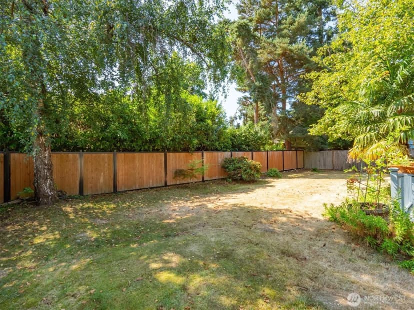 Property photo for 1331 N 121st Street, Seattle photo 26