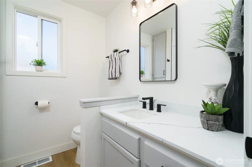 Property photo for 8387 Dyer Street, Lyman photo 20