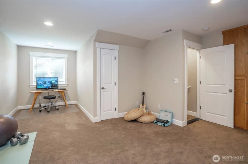 Property photo for 5505 64th Street W, University Place photo 22
