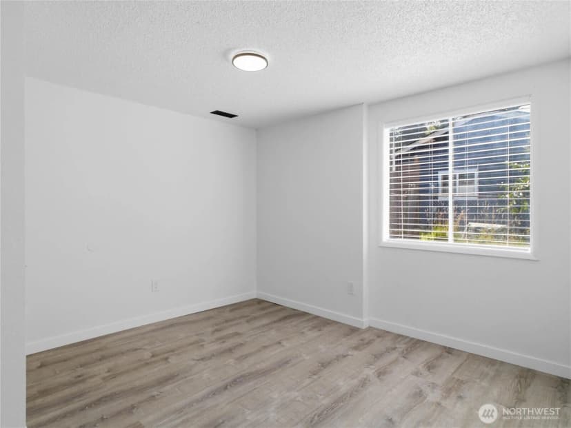 Property photo for 10708 116th Avenue Sw, Lakewood photo 35