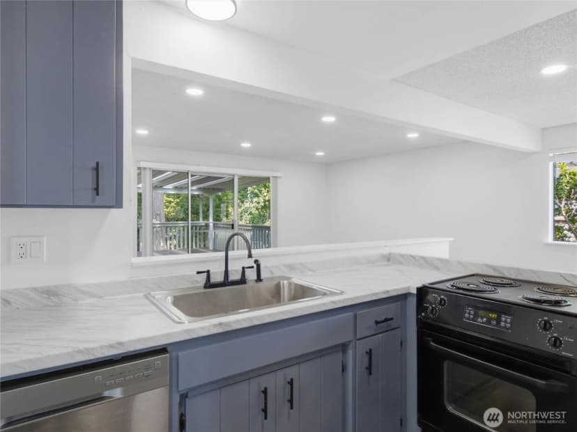 Property photo for 10708 116th Avenue Sw, Lakewood photo 23