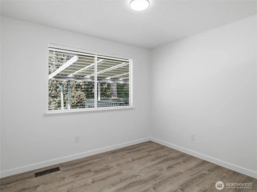 Property photo for 10708 116th Avenue Sw, Lakewood photo 29