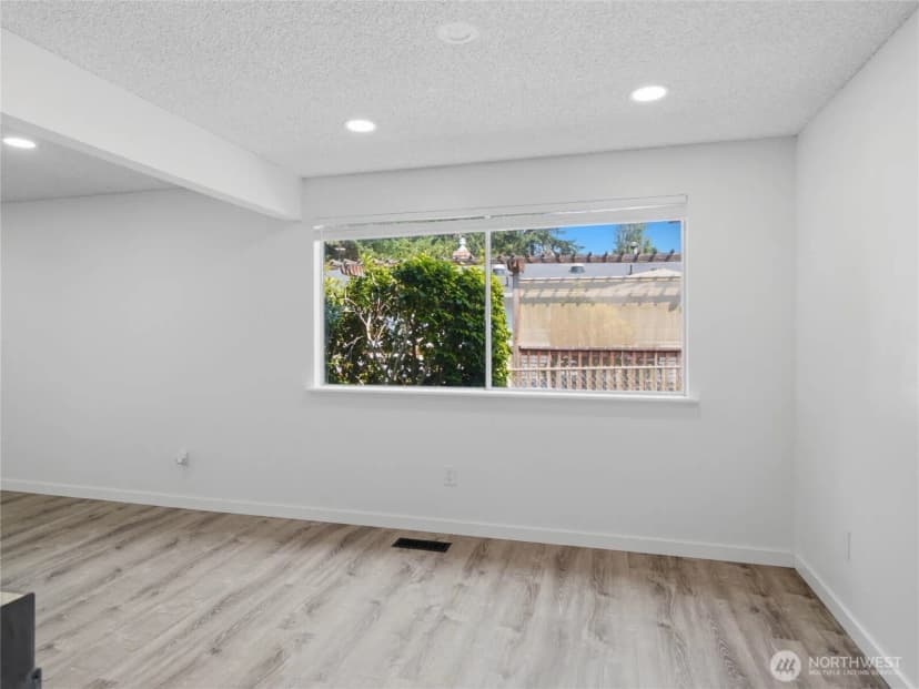 Property photo for 10708 116th Avenue Sw, Lakewood photo 22
