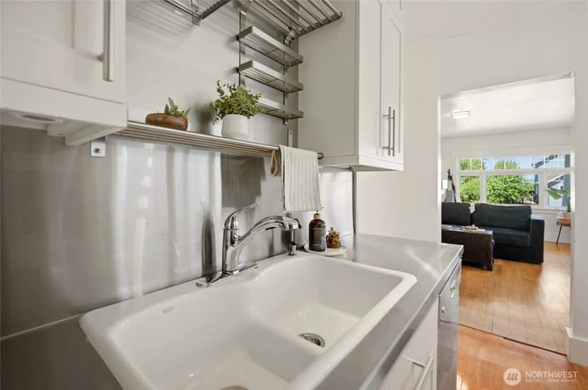 Property photo for 113 Ne 60th Street, Seattle photo 18