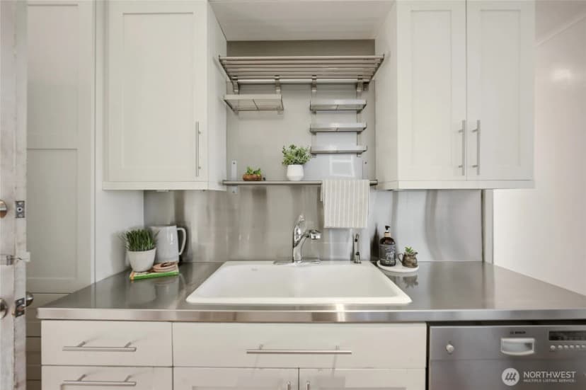Property photo for 113 Ne 60th Street, Seattle photo 12