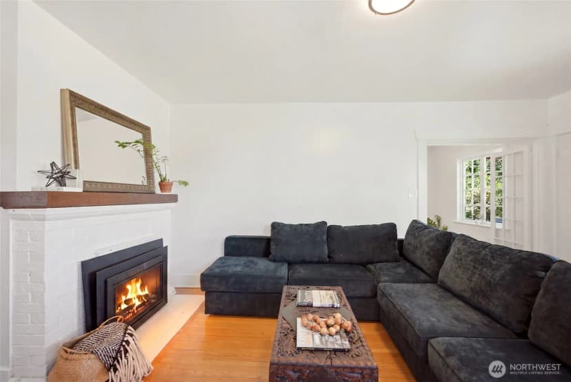 Property photo for 113 Ne 60th Street, Seattle photo 7