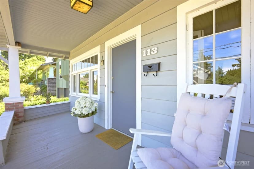 Property photo for 113 Ne 60th Street, Seattle photo 3