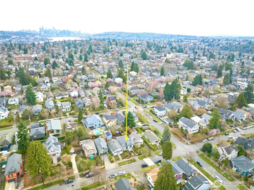 Property photo for 113 Ne 60th Street, Seattle photo 38