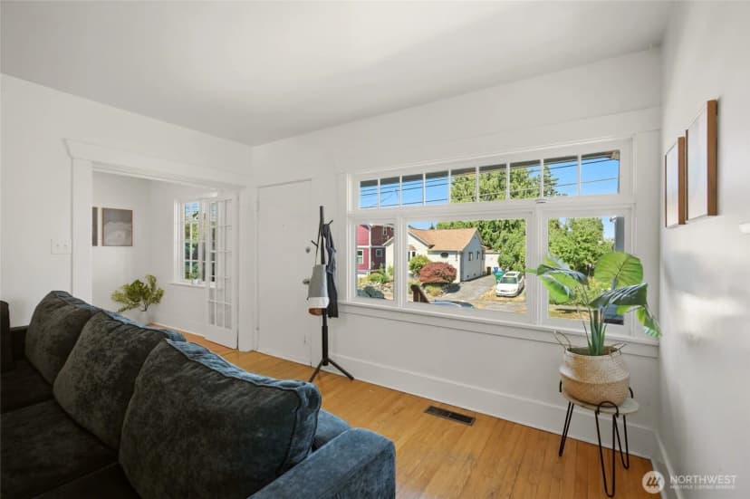 Property photo for 113 Ne 60th Street, Seattle photo 31