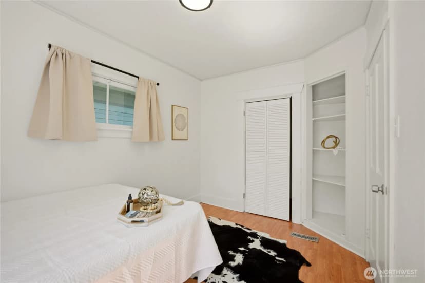 Property photo for 113 Ne 60th Street, Seattle photo 23