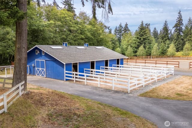 Property photo for 7929 Ne Hunt Club Lane, Hansville photo 3