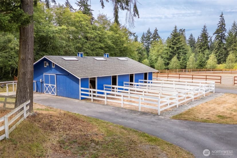 Property photo for 7929 Ne Hunt Club Lane, Hansville photo 3