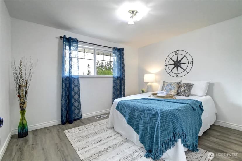 Property photo for 22105 78th Place W, Edmonds photo 15