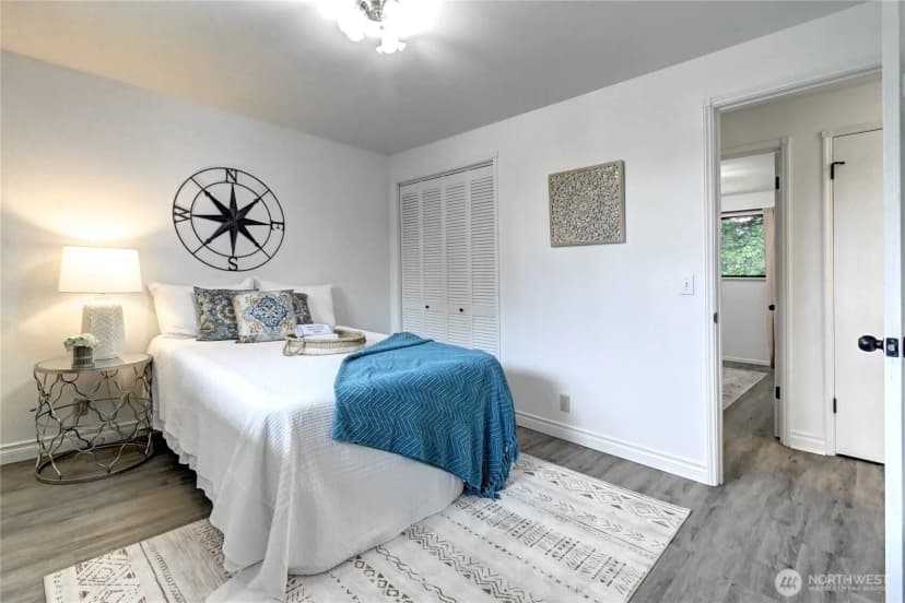 Property photo for 22105 78th Place W, Edmonds photo 16