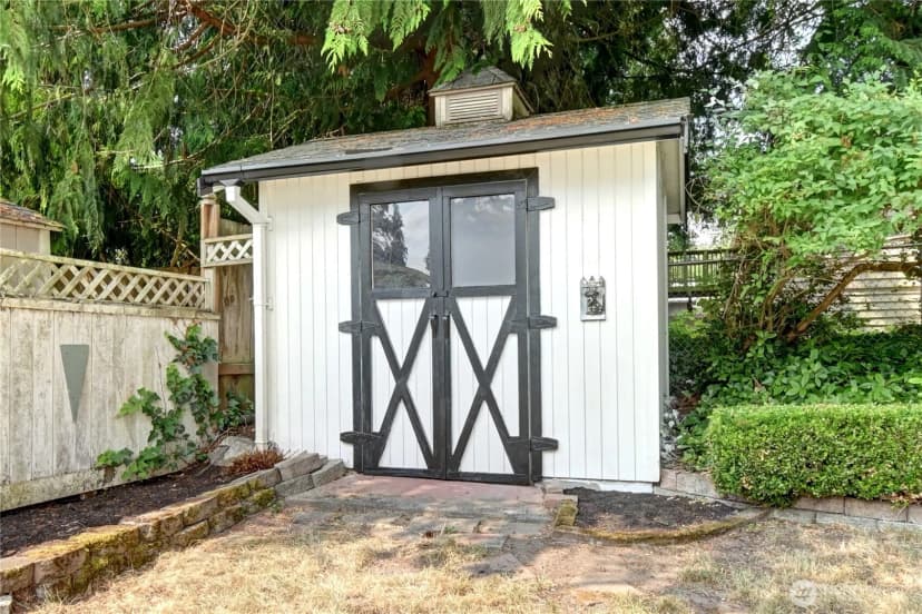 Property photo for 22105 78th Place W, Edmonds photo 33