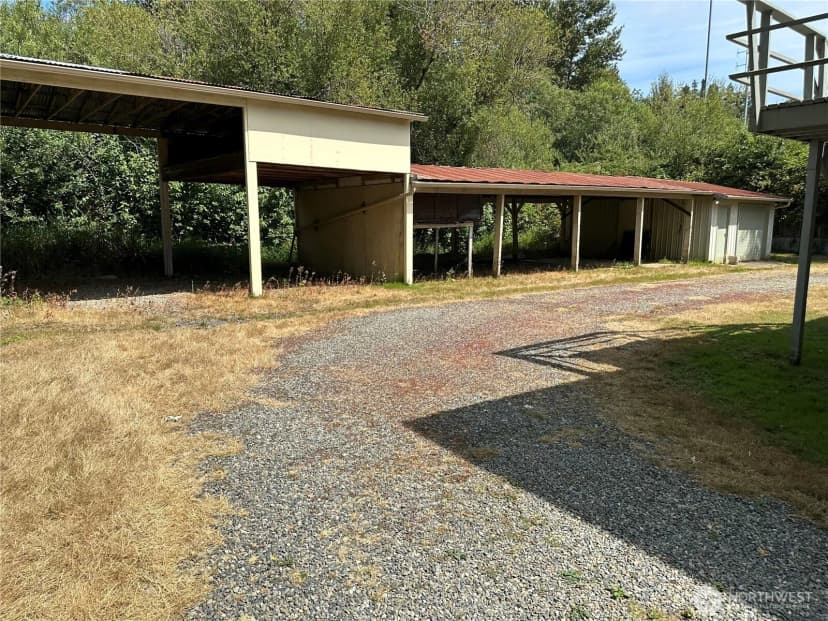 Property photo for 12325 Valley Ave E, Sumner photo 3
