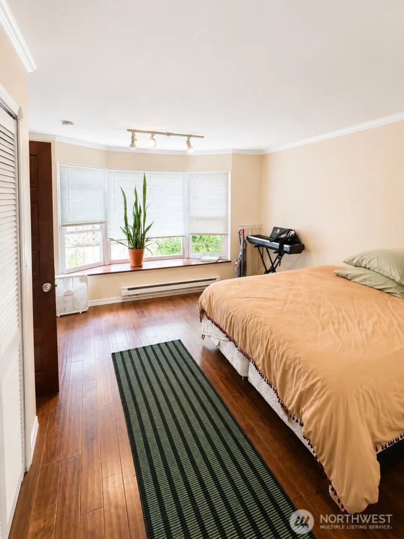 Property photo for 815 15th Avenue E, Seattle photo 9
