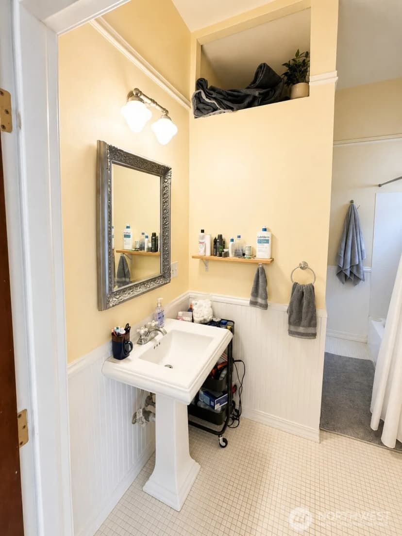 Property photo for 815 15th Avenue E, Seattle photo 8