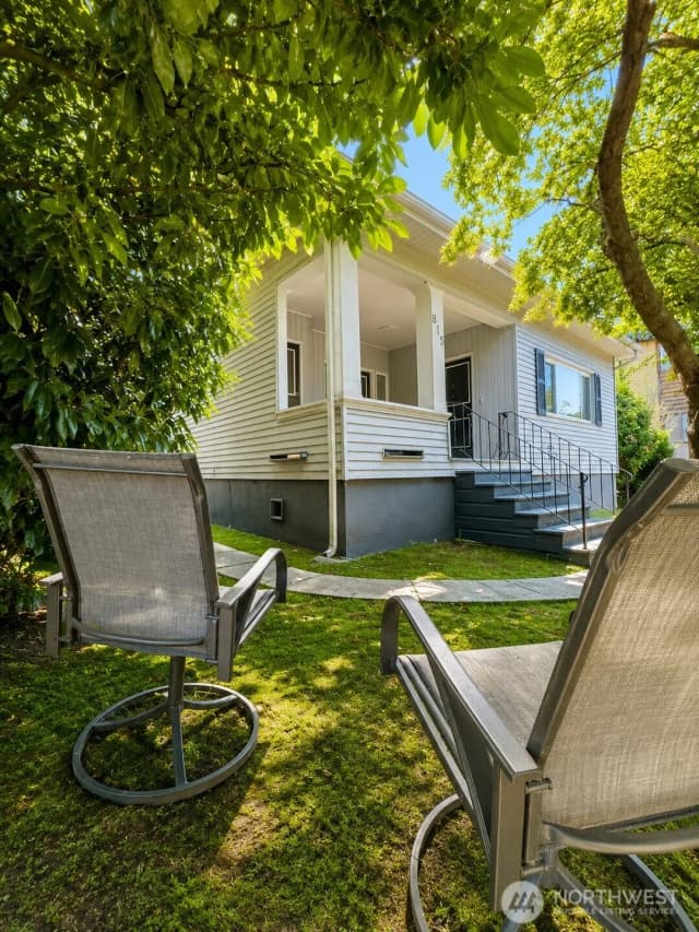 Property photo for 815 15th Avenue E, Seattle photo 3