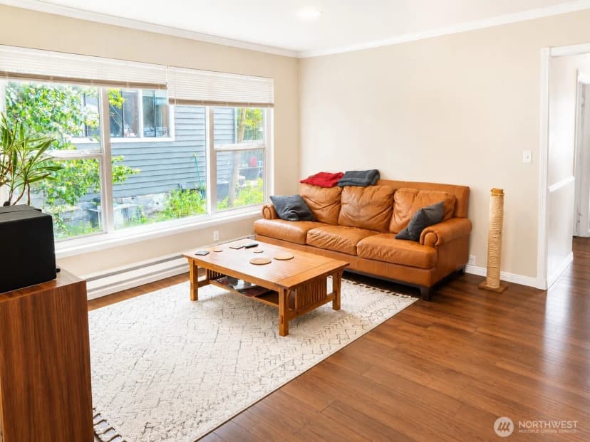 Property photo for 815 15th Avenue E, Seattle photo 11