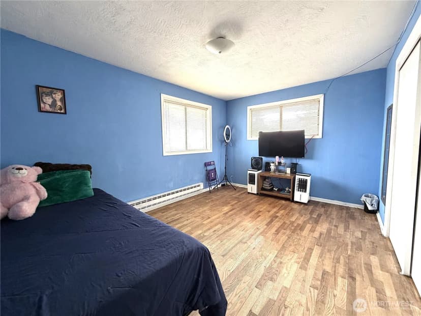Property photo for 915 Se 4th Ave, Quincy photo 16
