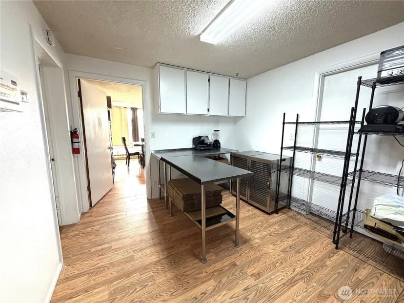 Property photo for 915 Se 4th Ave, Quincy photo 17