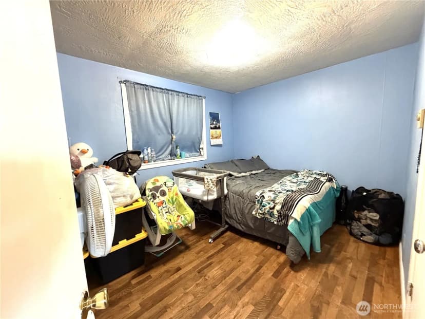 Property photo for 915 Se 4th Ave, Quincy photo 14