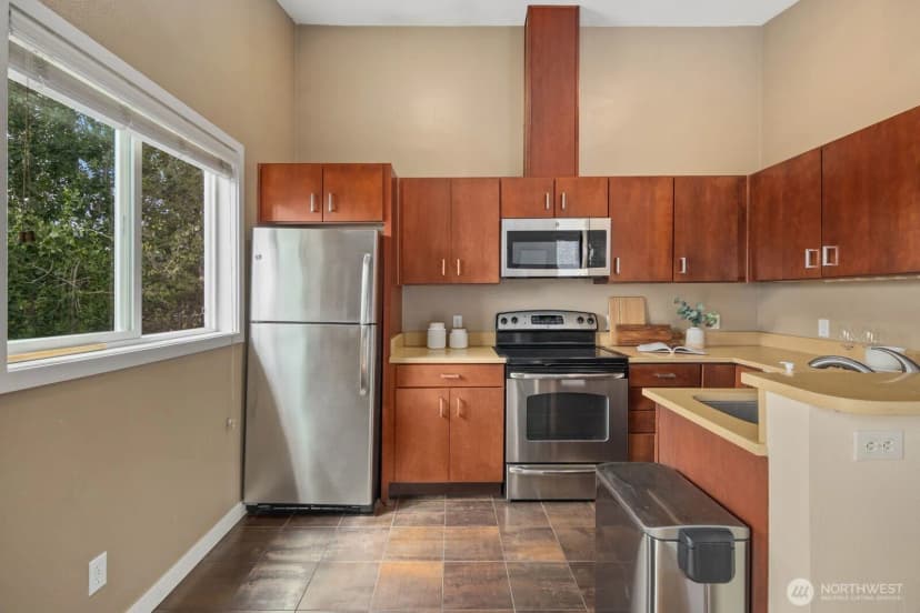 Property photo for 1131 N 93rd Street #6, Seattle photo 15
