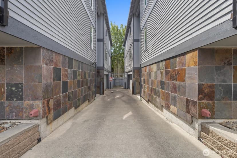 Property photo for 1131 N 93rd Street #6, Seattle photo 31