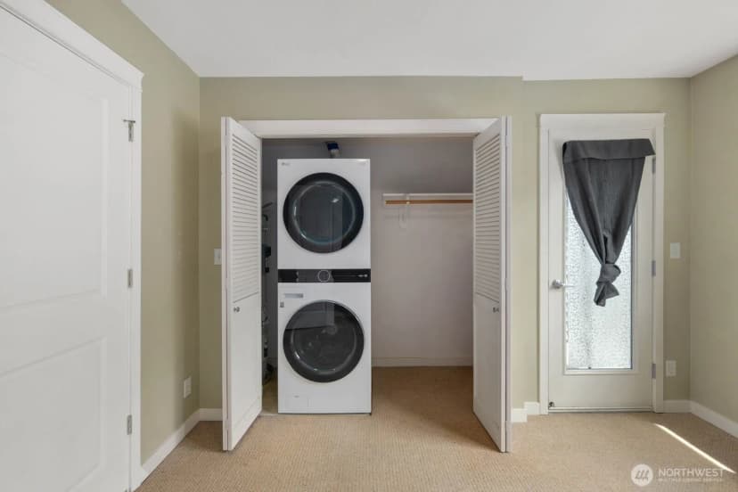 Property photo for 1131 N 93rd Street #6, Seattle photo 8