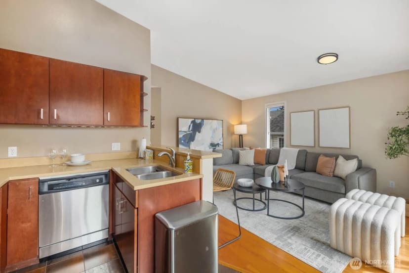 Property photo for 1131 N 93rd Street #6, Seattle photo 18
