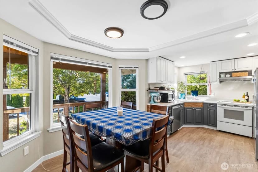 Property photo for 100 S 28th Street, Mount Vernon photo 11