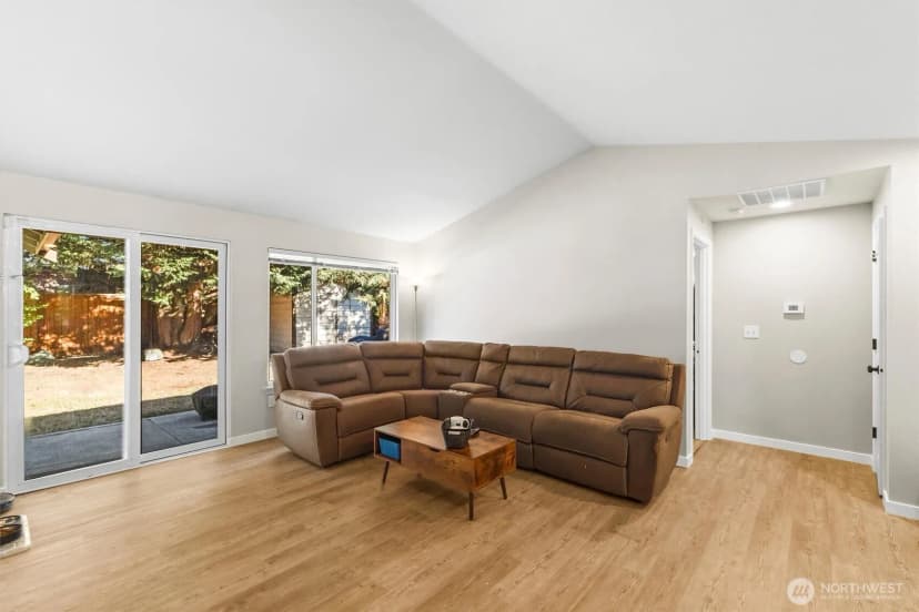 Property photo for 100 S 28th Street, Mount Vernon photo 5