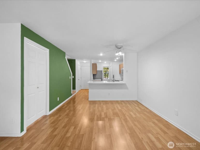 Property photo for 16101 Bothell Everett Hwy #h5, Mill Creek photo 14