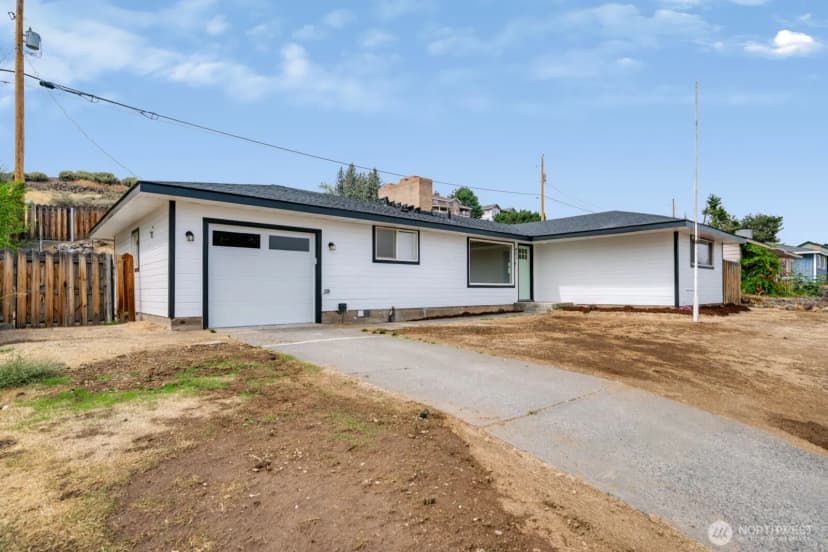 Property photo for 401 Patrick Road, Ephrata