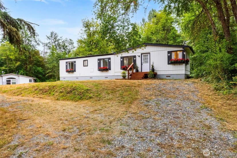 Property photo for 14512 246th Street E, Graham photo 31