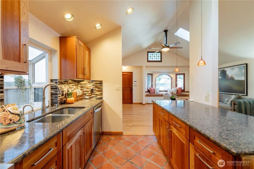 Property photo for 1614 32nd Avenue, Seattle photo 8