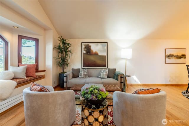 Property photo for 1614 32nd Avenue, Seattle photo 3