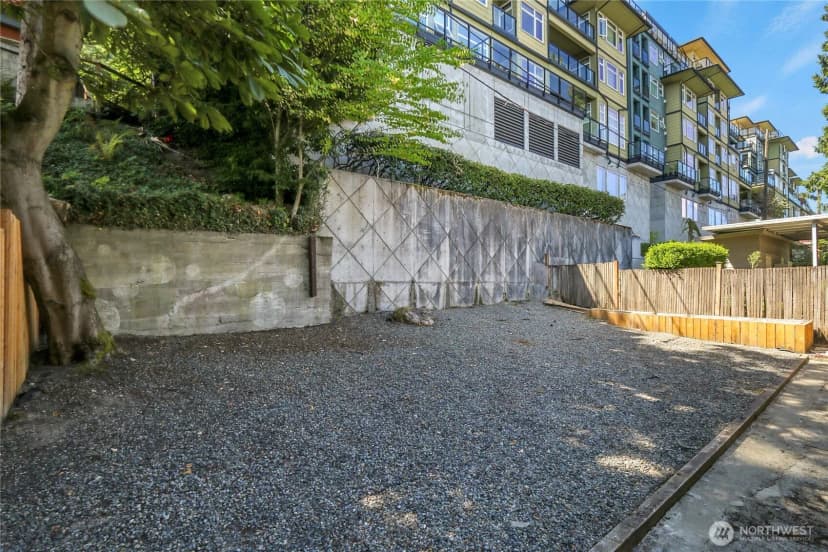 Property photo for 1915 Dexter Avenue N, Seattle photo 29